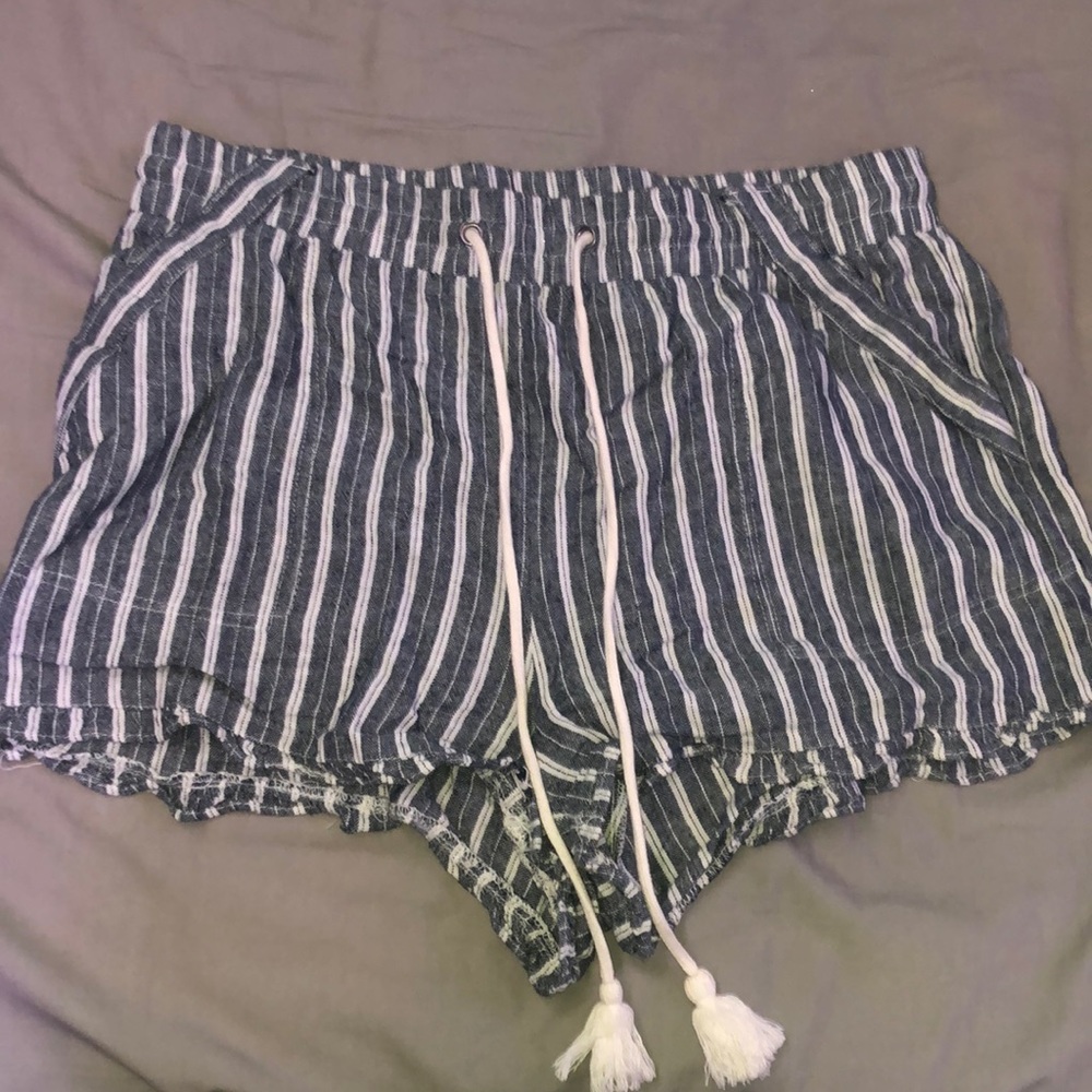 Summer-Flowy striped shorts